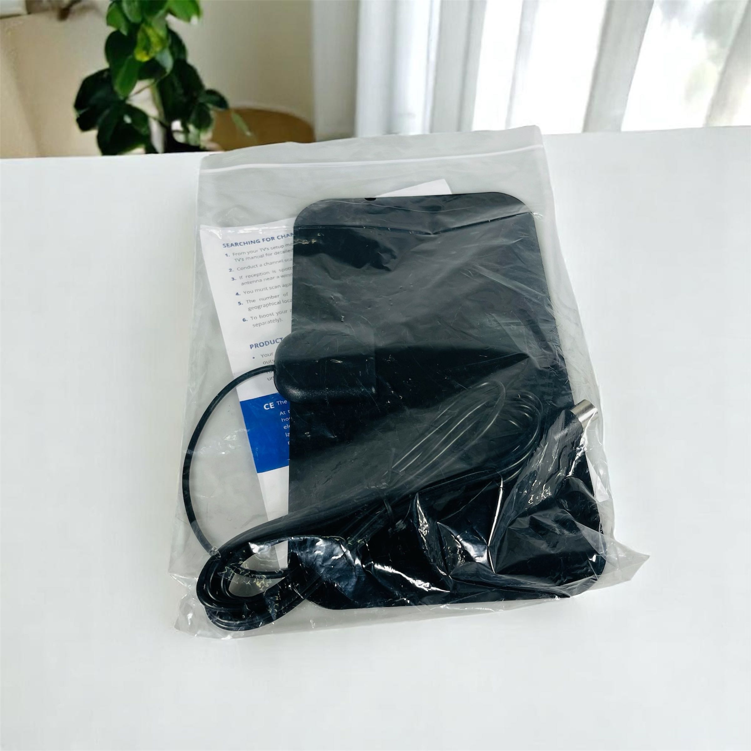 Gambar produk TFA Antena TV Digital Indoor DVB-T2 High Gain Antenna 25dB - T090