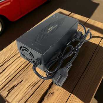 Gambar produk OTOHEROES Charger Aki Sepeda Listrik Battery Charger Portable 48V 12Ah - YF2024