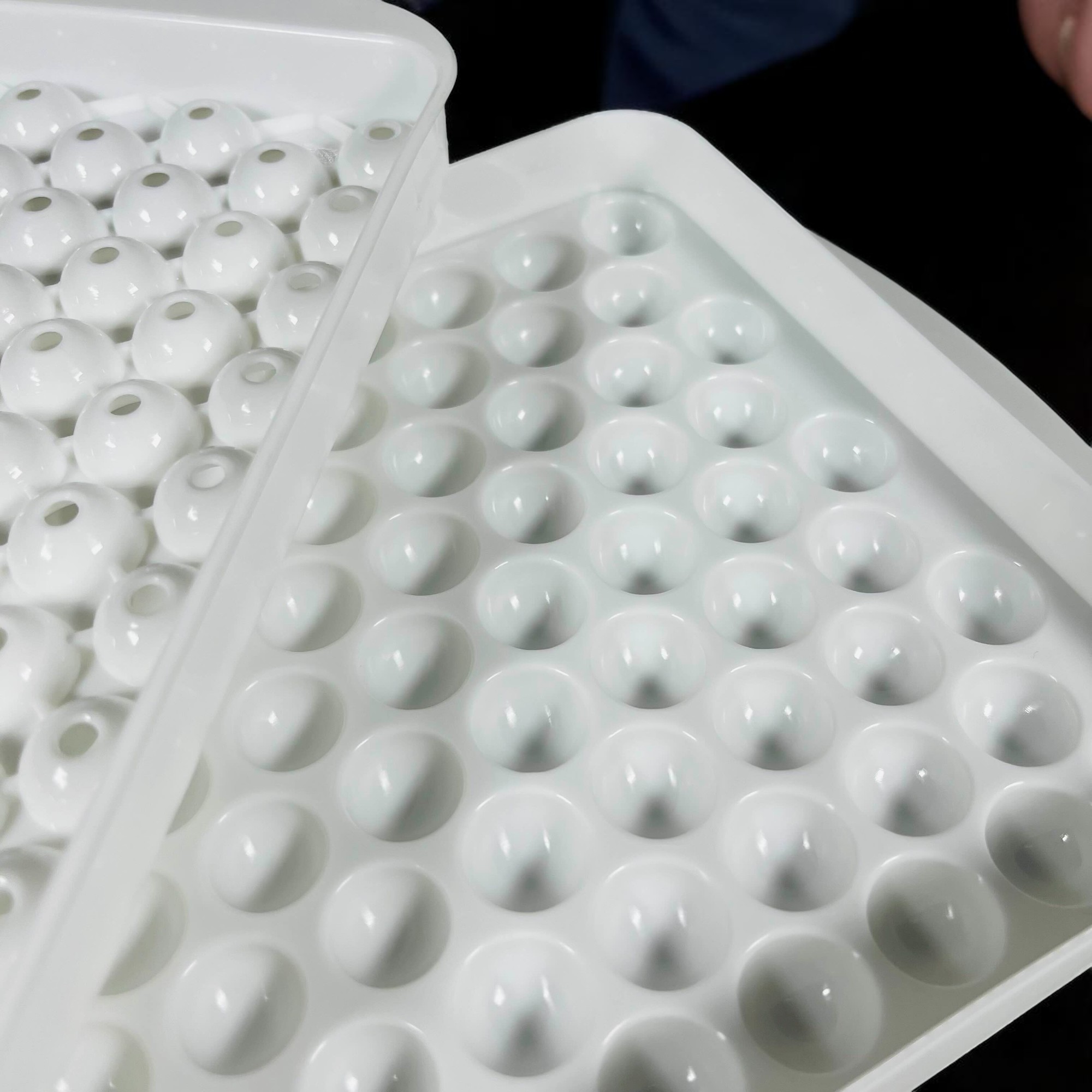 Gambar produk Coky Cetakan Es Batu Jelly Bulat 104 Grid Ice Cube Tray BPA Free - INU77