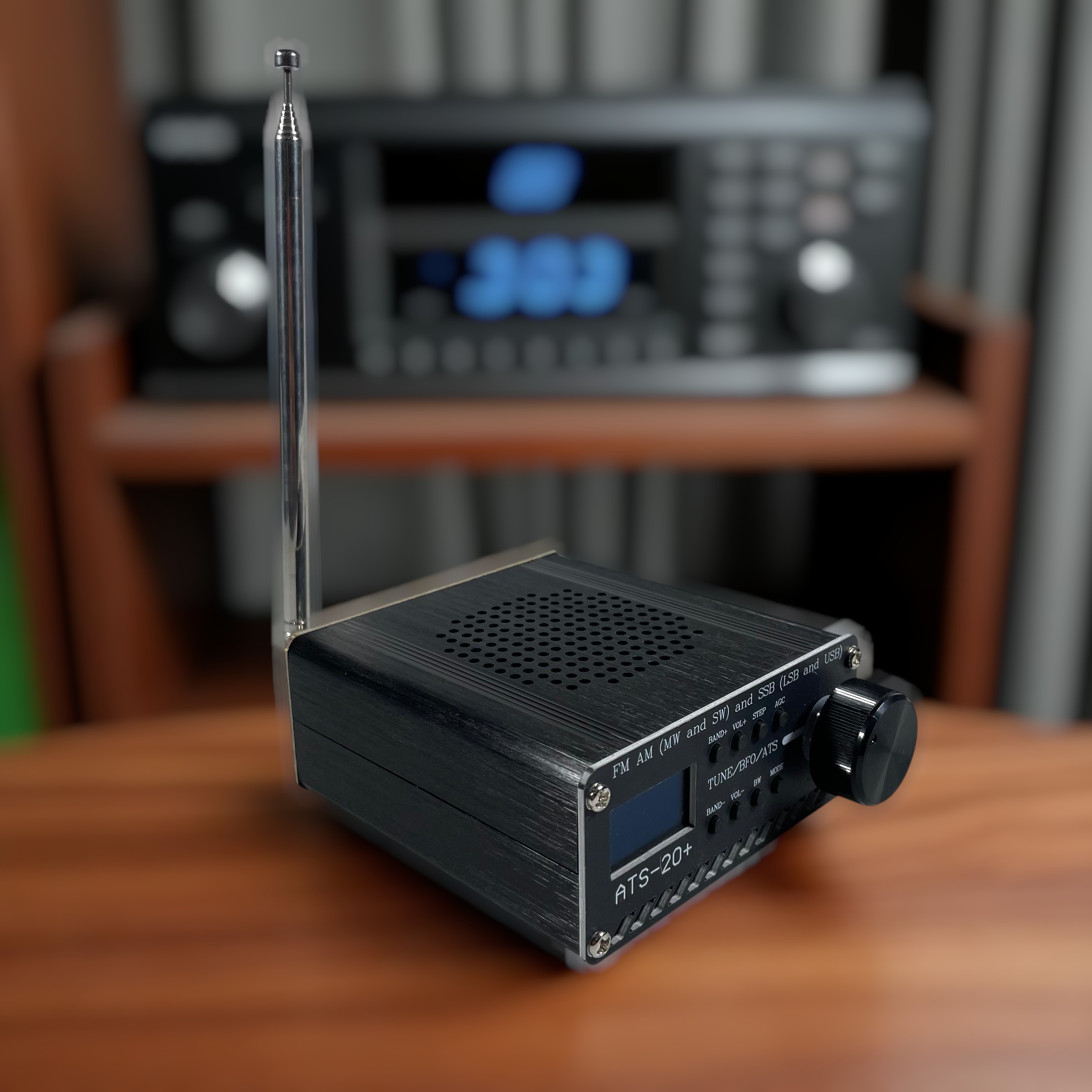 Gambar produk Qiilu Radio Receiver FM AM Full Band Portable with Speaker 800mAh - ATS-20+