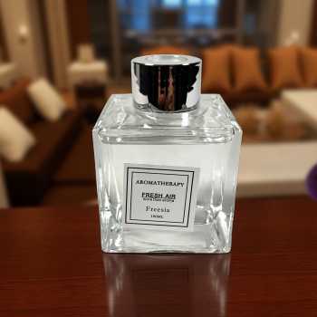 Gambar produk Cararie Pengharum Ruangan Reed Diffuser with Rattan Sticks 100ml Freesia - C100