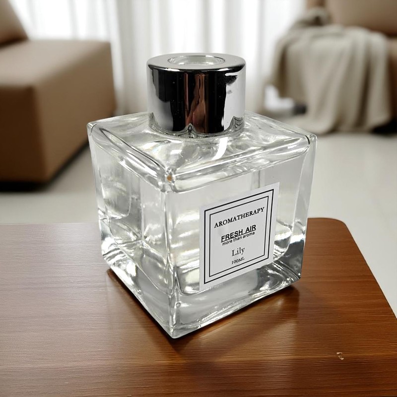 Gambar produk Cararie Pengharum Ruangan Reed Diffuser with Rattan Sticks 100ml Lily - C100