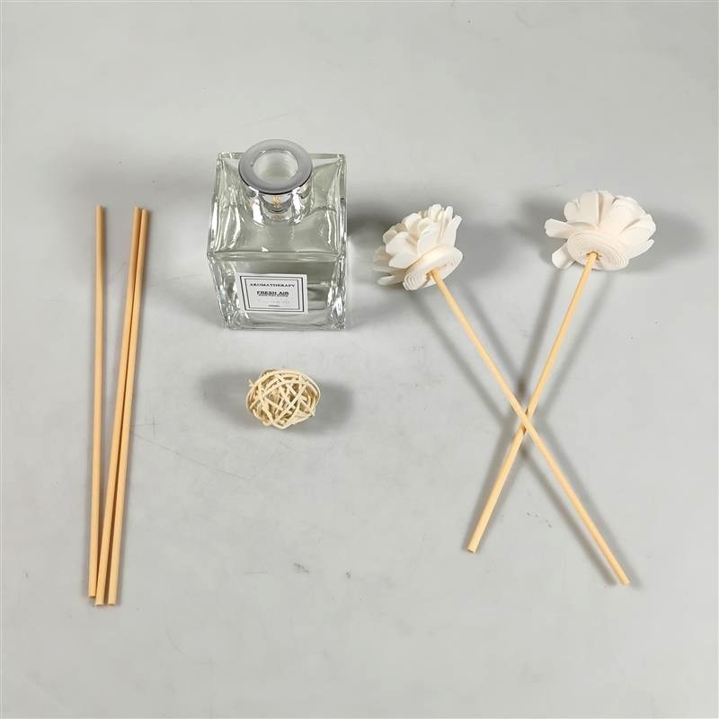 Gambar produk Cararie Pengharum Ruangan Reed Diffuser with Rattan Sticks 100ml Jasmine - C100