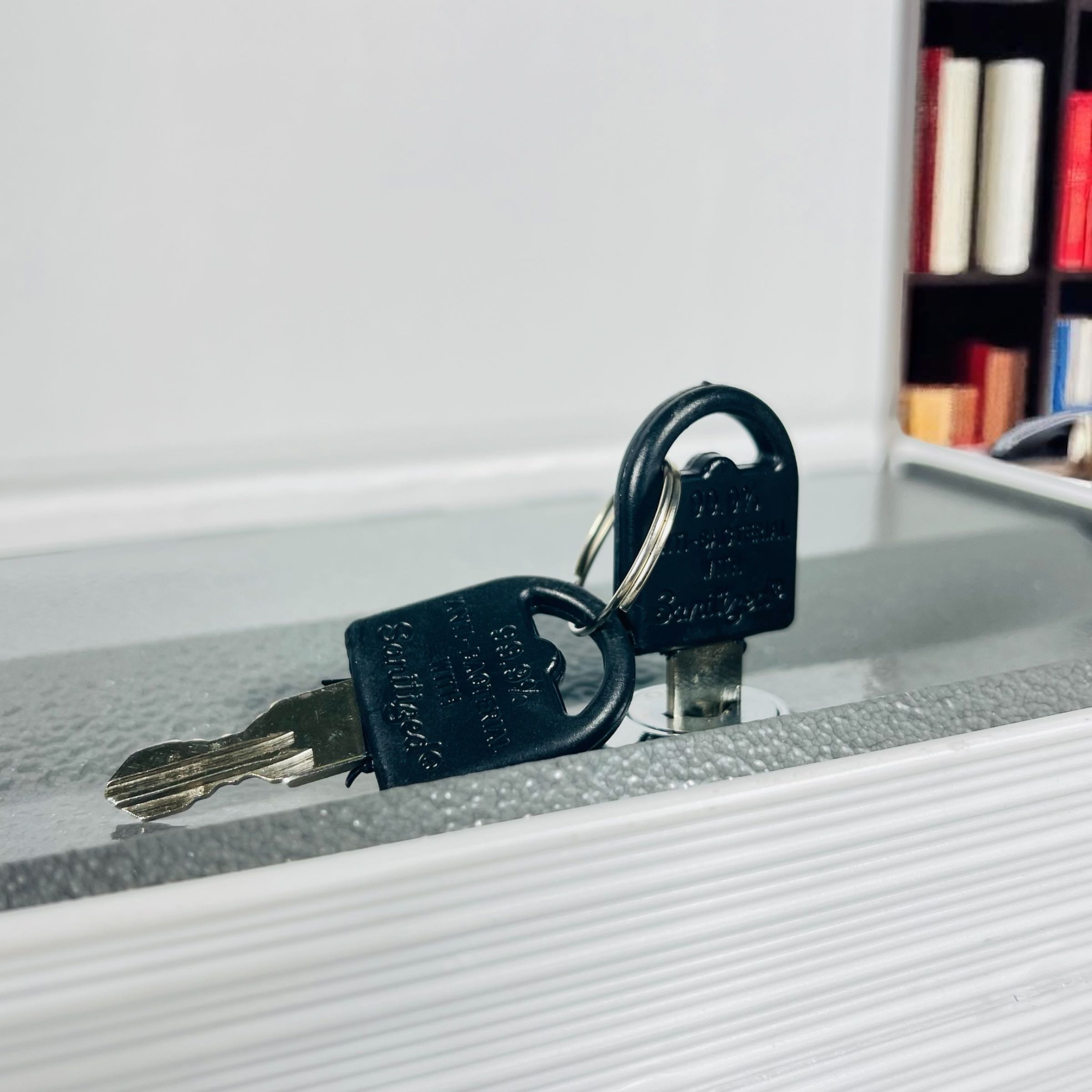 Gambar produk HOMESAFE Kotak Buku Novel Hidden Security Box Book Key Lock Size S - DHZ005