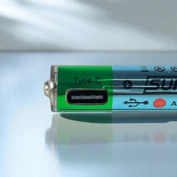 Gambar produk YEEKEEN Baterai Rechargeable AAA dan AA USB Type C 1.5V 1PCS 750 mWh - MB231