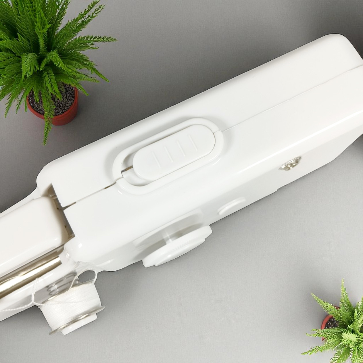Gambar produk EnName Handy Stitch Portable Handheld Sewing Machine - CS-101B