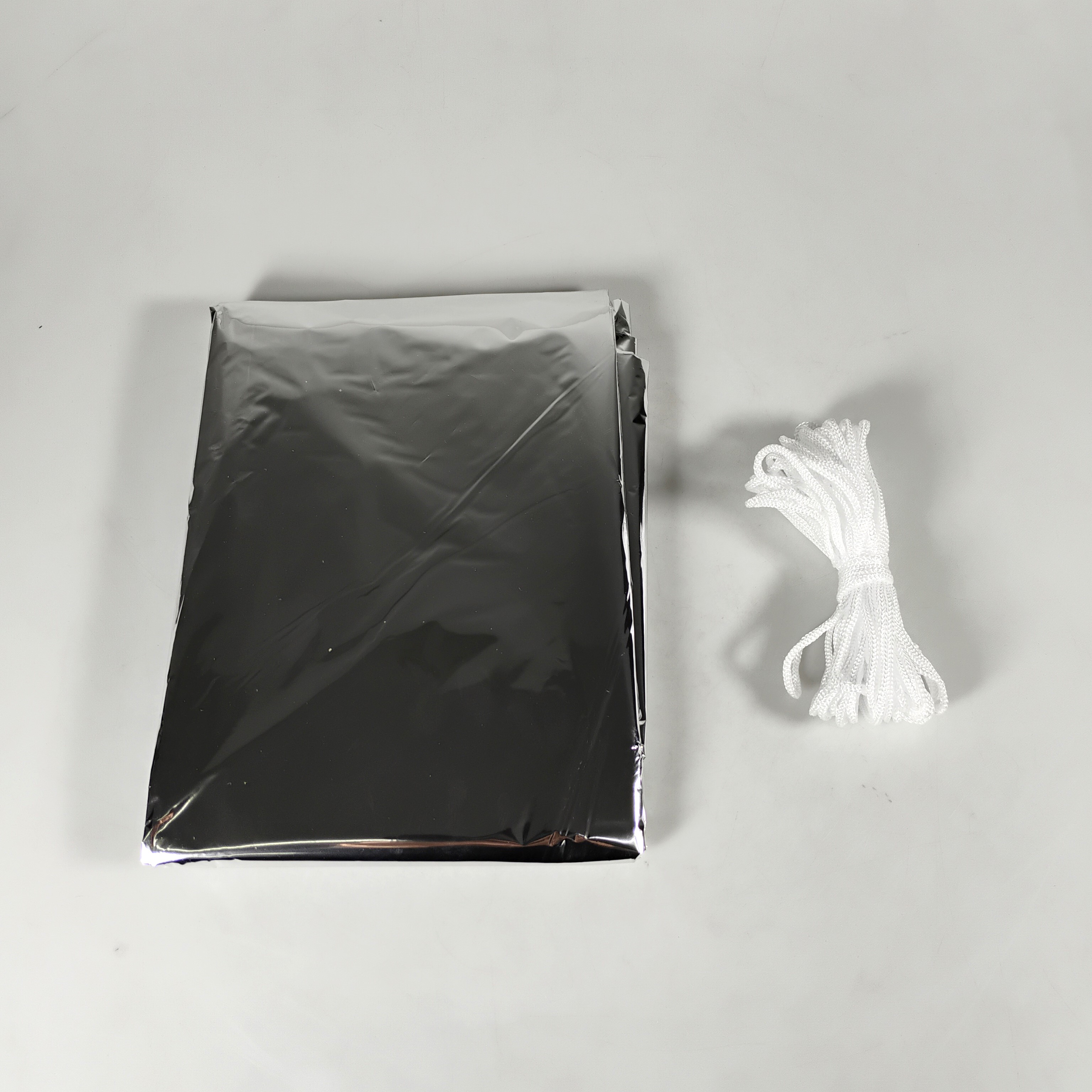 Gambar produk QILI Selimut Darurat Emergency Blanket Camping Thermal 150x240cm - Q24