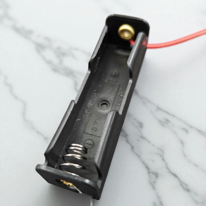 Gambar produk YIENLAO DIY 18650 Cell Charger Without Lid 1 Cell - BC-001/2