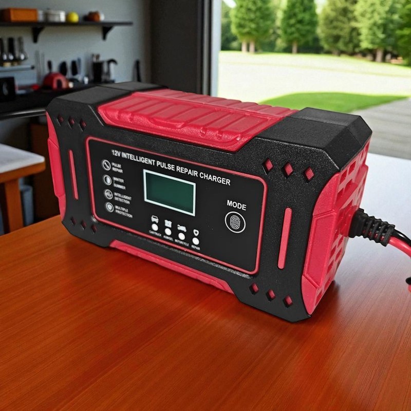 Gambar produk ODM Charger Aki Mobil Intelligent Portable Battery Charger 12V 6A - OM126