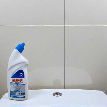 Gambar produk Yi Jie Liang Pembersih WC Kloset Deodoran Toilet Cleaning Liquid 600ml - YJL-6ML