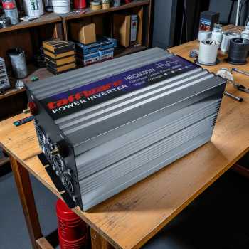 Gambar produk Taffware Power Inverter Mobil Pure Sine Wave DC 60V to AC 220V 5000W - NBQ5000W