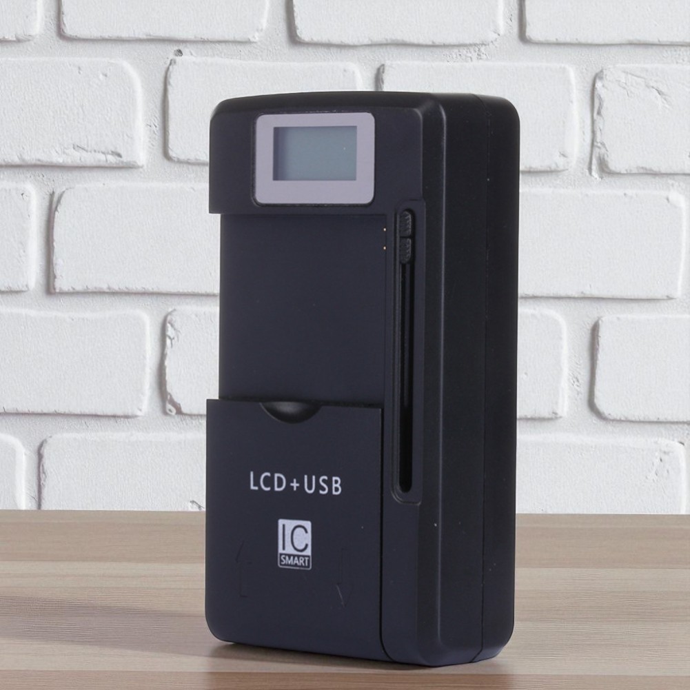 Gambar produk FMA Universal Battery Charger US Plug 4.2V with LCD USB Port 5.2V - A73E