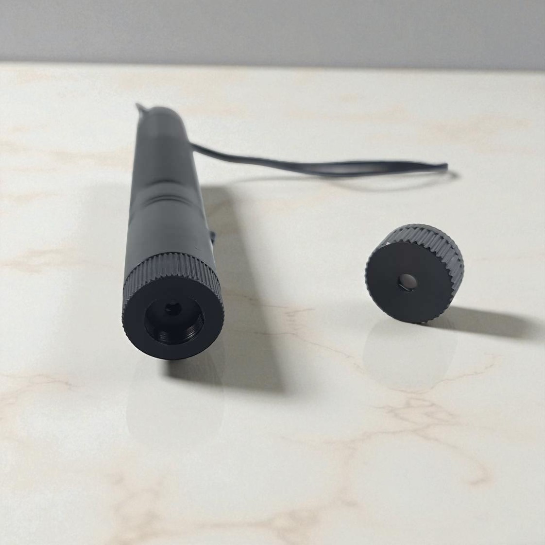 Gambar produk TaffLED Laser Pointer Green Beam 1mW 532nm with Baterai dan Charger - YL-301