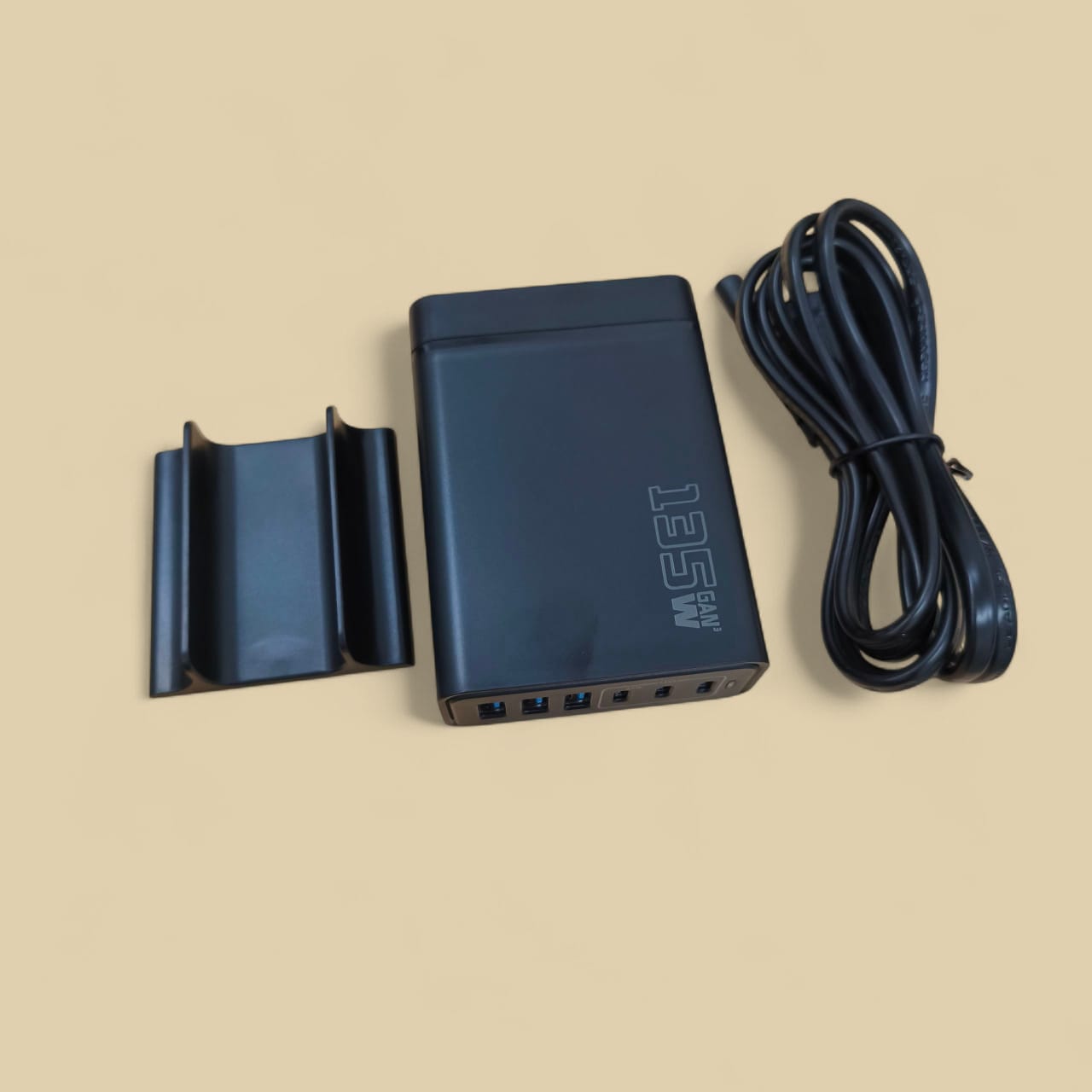 Gambar produk ILEPO Charger USB Docking Station 6 Multi Port Type C PD GaN3 135W - YFY-IQ38