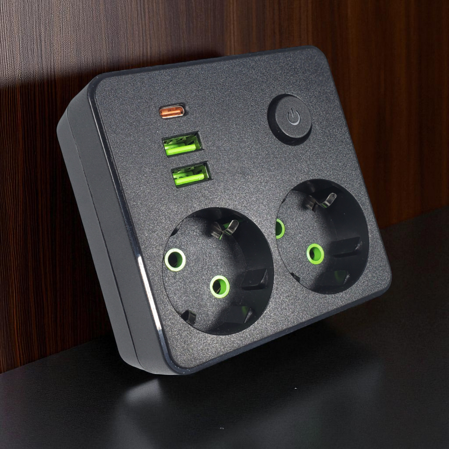 Gambar produk AYANJIN Stop Kontak USB Type-C Port EU Plug 16A 250V 2500W - QL-86U