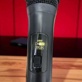 Gambar produk FMA Mikrofon Karaoke Wireless Cardioid Microphone 2.4GHz 800mAh - RI-28