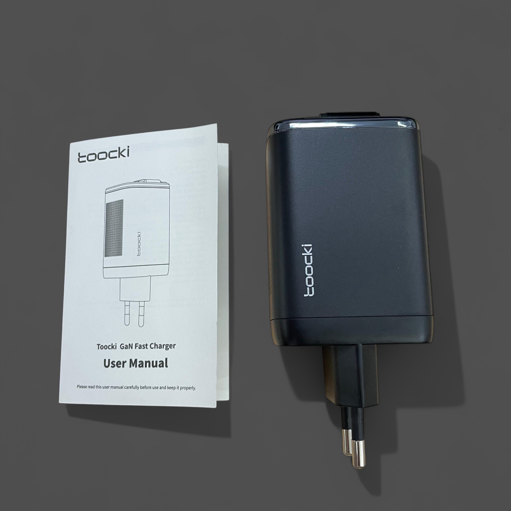 Gambar produk Toocki Fast Charger Digital Display with Retractable USB-C Cable 67W - TCT67-34B1