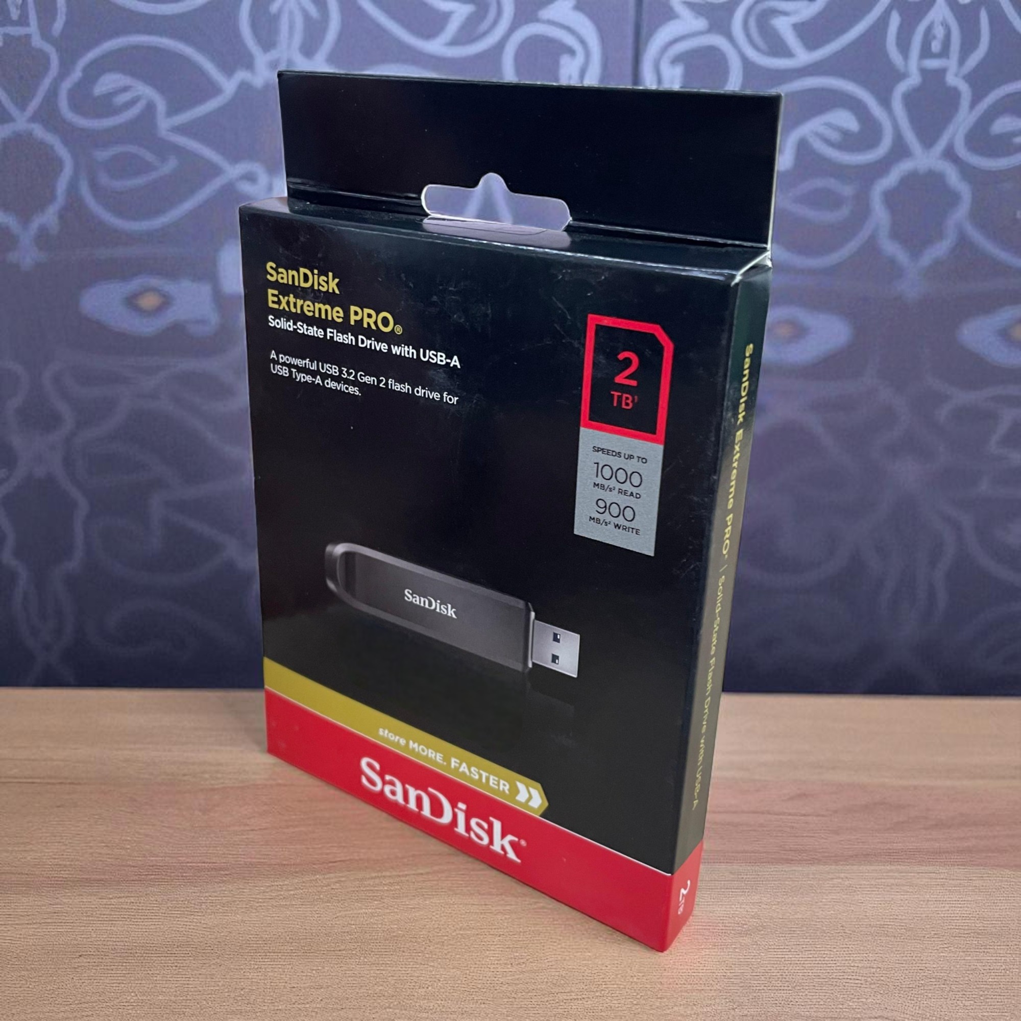 Gambar produk SanDisk Extreme PRO Flashdisk with USB Type A 3.2 Gen 2 2TB - SDCZ820