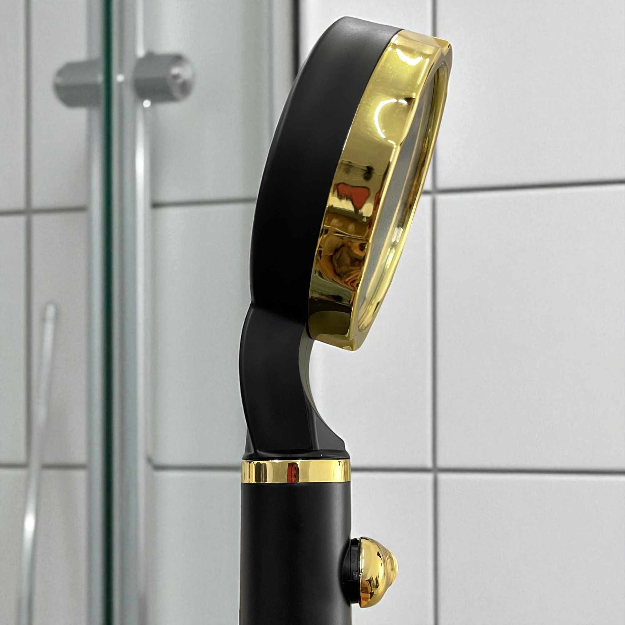 Gambar produk LIXADA Shower Portable Outdoor Camping Travel Digital Display 6000mAh - LD-60