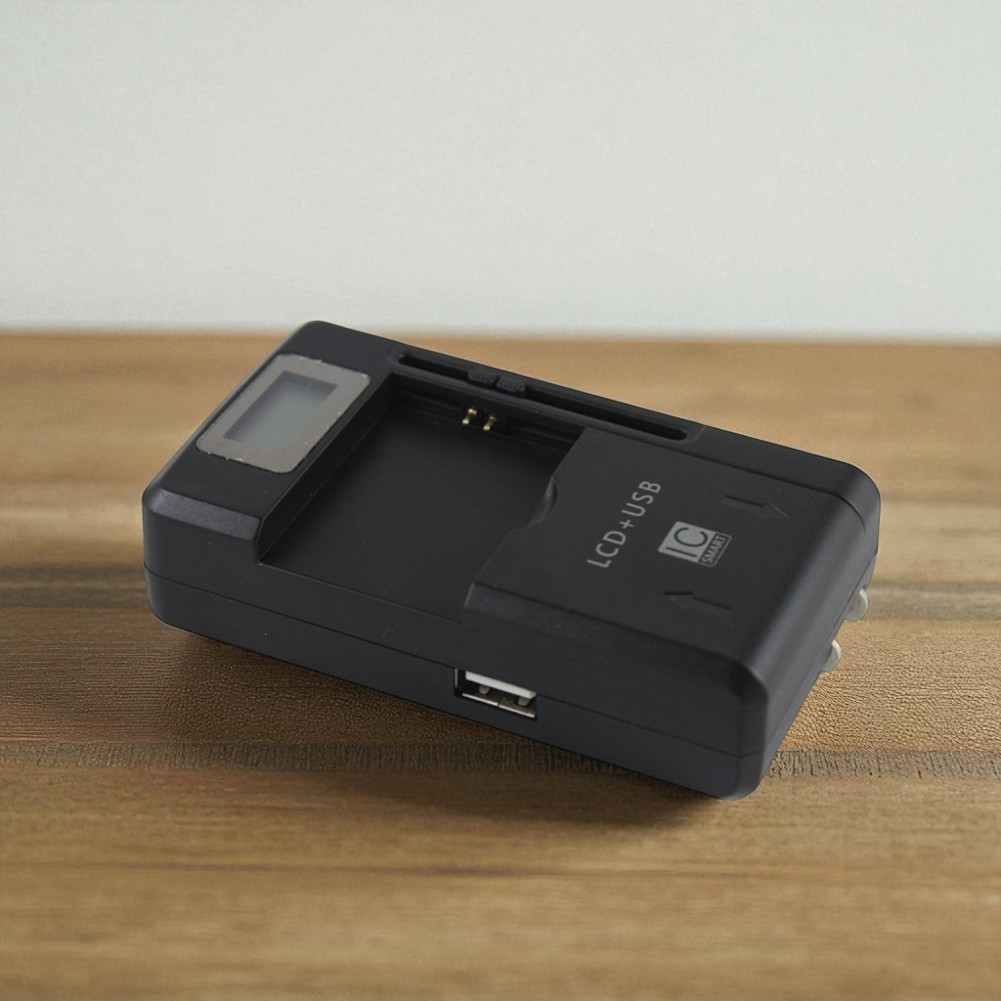 Gambar produk FMA Universal Battery Charger US Plug 4.2V with LCD USB Port 5.2V - A73E