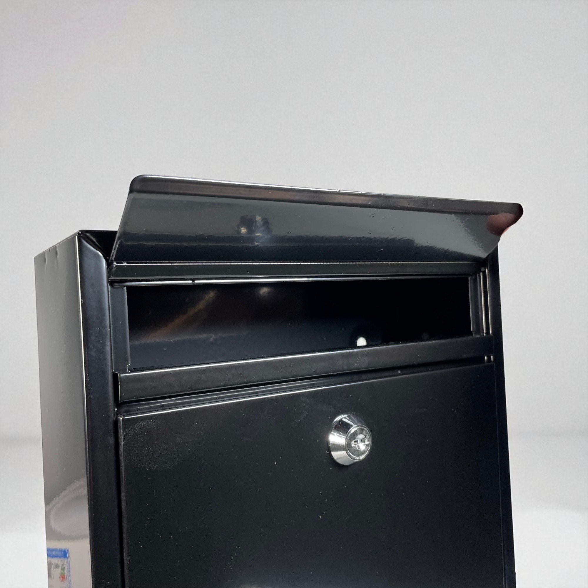 Gambar produk JUNLANG Kotak Surat Pos Metal Mailbox Outdoor with Lock 21.5x9x32cm - KH-32
