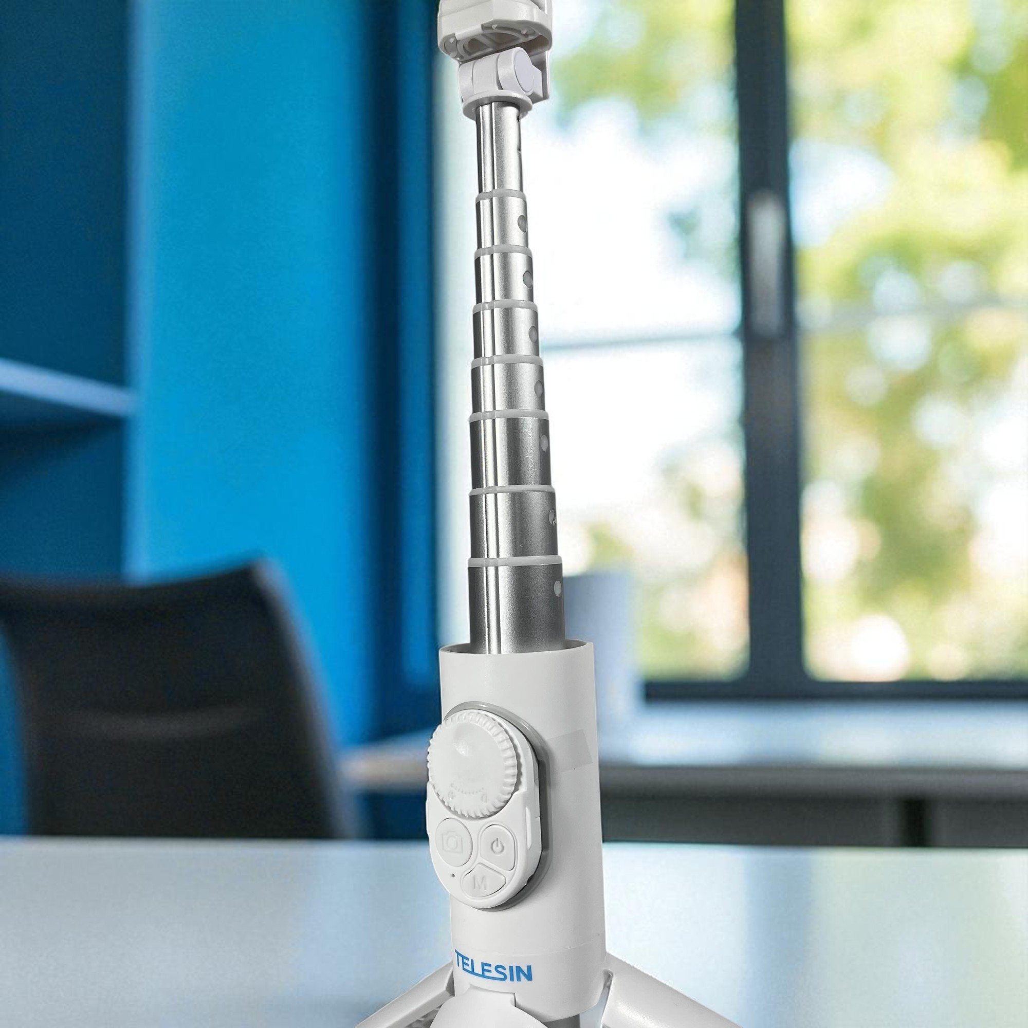 Gambar produk TELESIN Tripod HP Tongsis Monopod Bluetooth Remote Adjustable 1.3M - P1-TSS-001