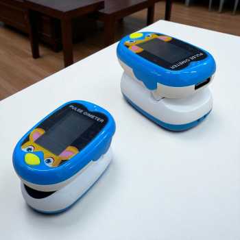 Gambar produk TaffOmicron Fingertip Pulse Oximeter Alat Ukur Saturasi Oksigen Darah - A6