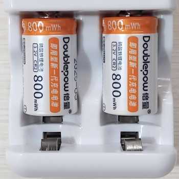 Gambar produk Doublepow Charger Baterai Rechargeable 2 Slot CR2 with CR2 2 PCS - DP-K06