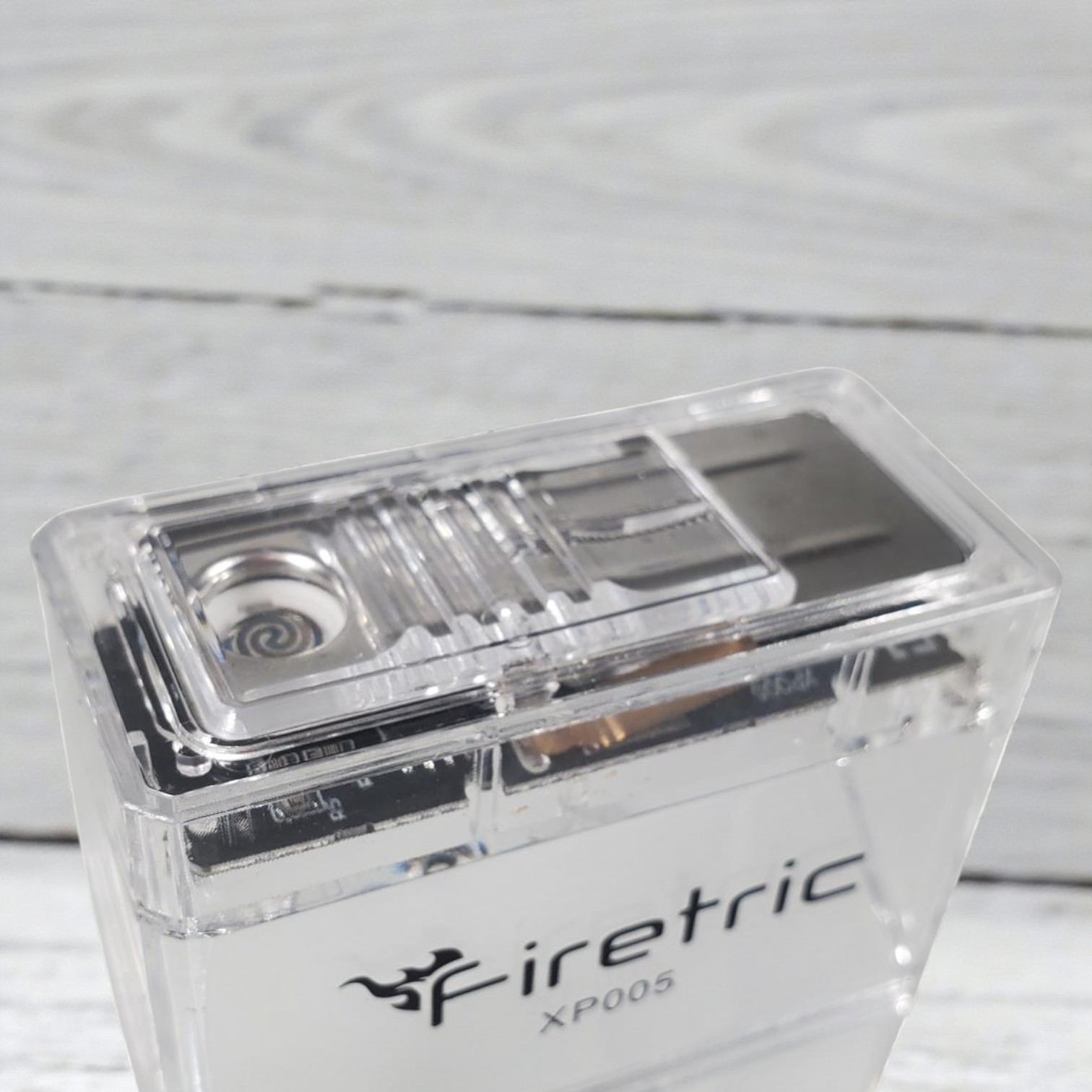 Gambar produk Firetric Kotak Rokok Transparan 20 Batang Anti Lembap LED with Lighter - XP005