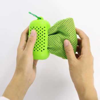 Gambar produk ASOLID Handuk Microfiber Quick Dry Cooling Ice Towel Silicon Case Sedang - AS13