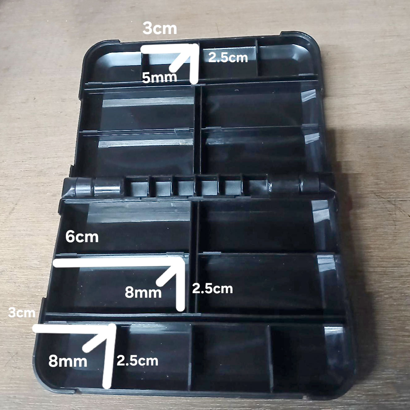 HIRISI Kotak Kail Pancing Fishing Tackle Box 16 Compartement - H016 Gambar produk HIRISI Kotak Kail Pancing Fishing Tackle Box 16 Compartement - H016