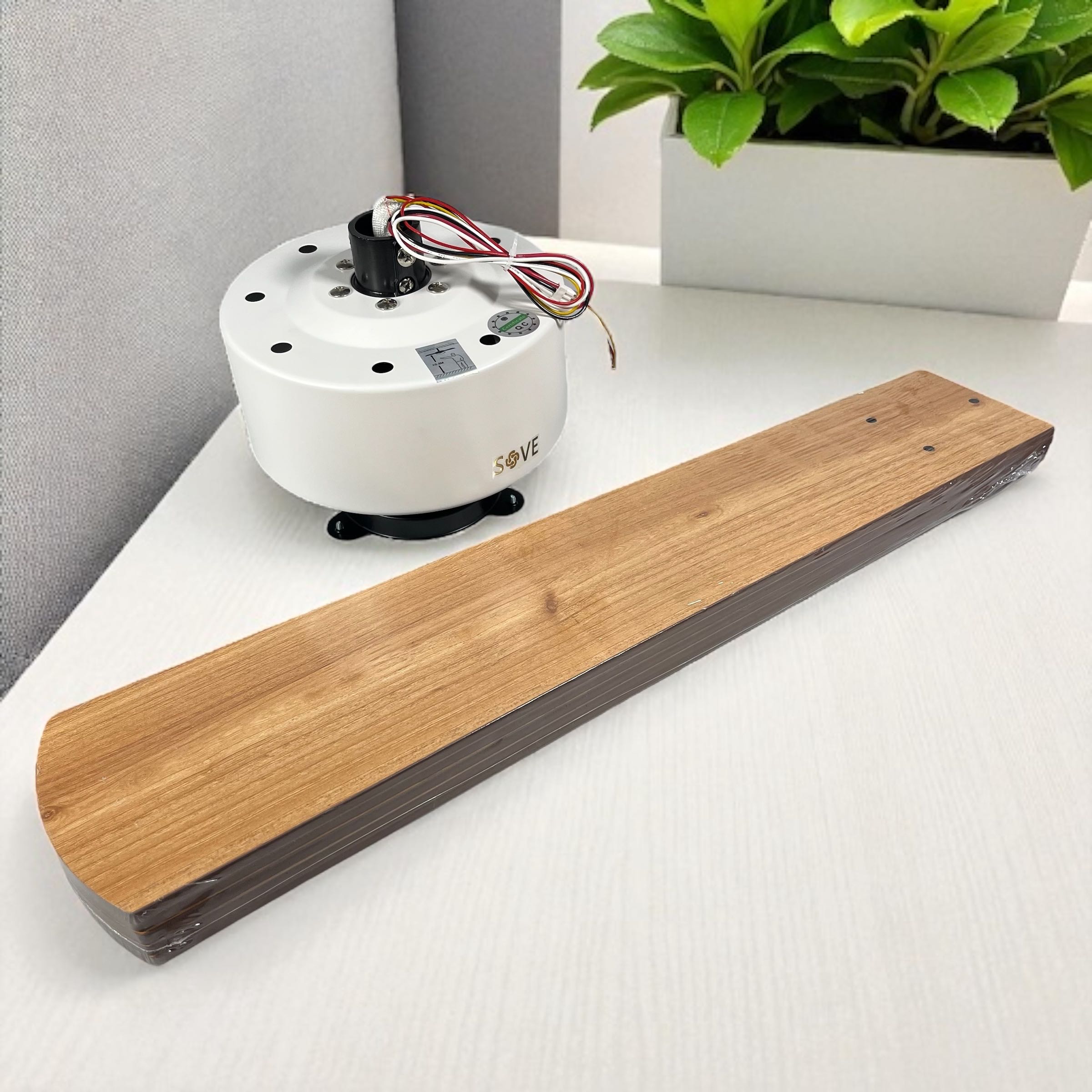 Gambar produk SOVE Kipas Angin Gantung Lampu Tri Color 52 Inch with Remote Control - FL-01