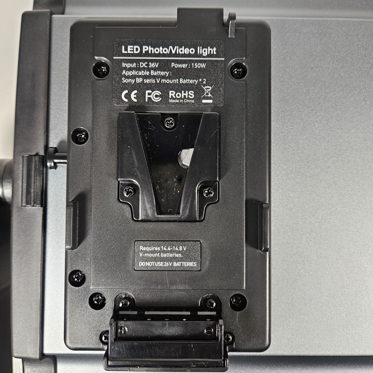 Gambar produk TOLIFO Lampu Kamera Foto Video Adjustable RGB LED Studio Flash 150W - GK-S150RGB