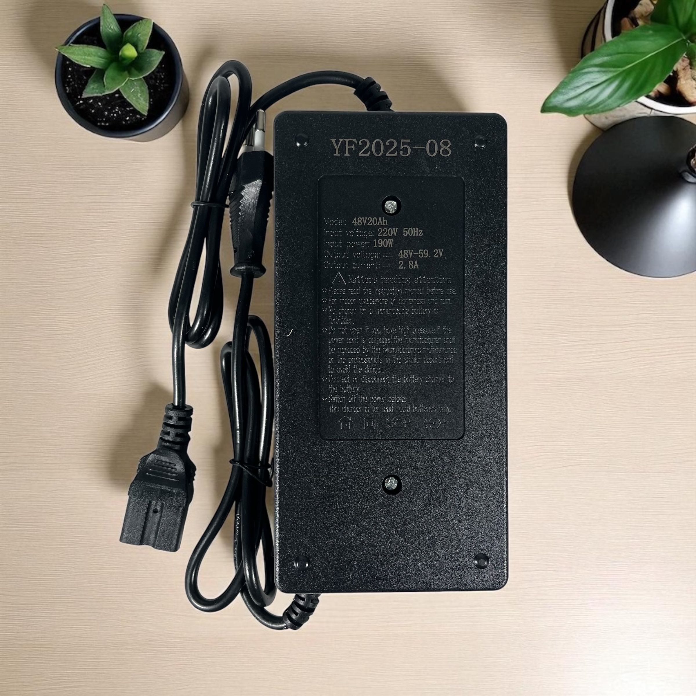 Gambar produk OTOHEROES Charger Aki Sepeda Listrik Smart Battery Charger Portable 48V 20Ah - YF2025