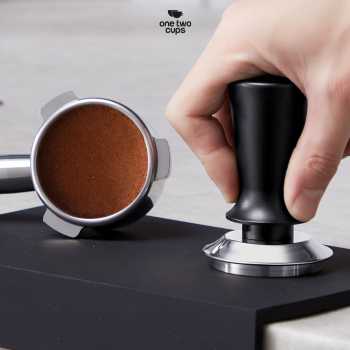 Gambar produk One Two Cups Tamper Kopi Espresso Base Spring Loaded Stainless Steel 58mm - FEN59