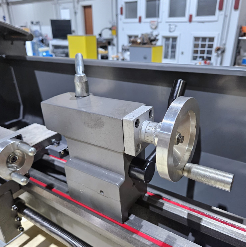 Gambar produk VEVOR Mesin Bubut Mini Lathe Beads Woodworking 2500RPM 450mm 1250W - MX-S450