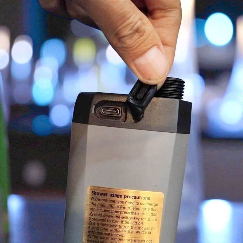 Gambar produk LIXADA Shower Portable Outdoor Camping Travel Digital Display 6000mAh - LD-60