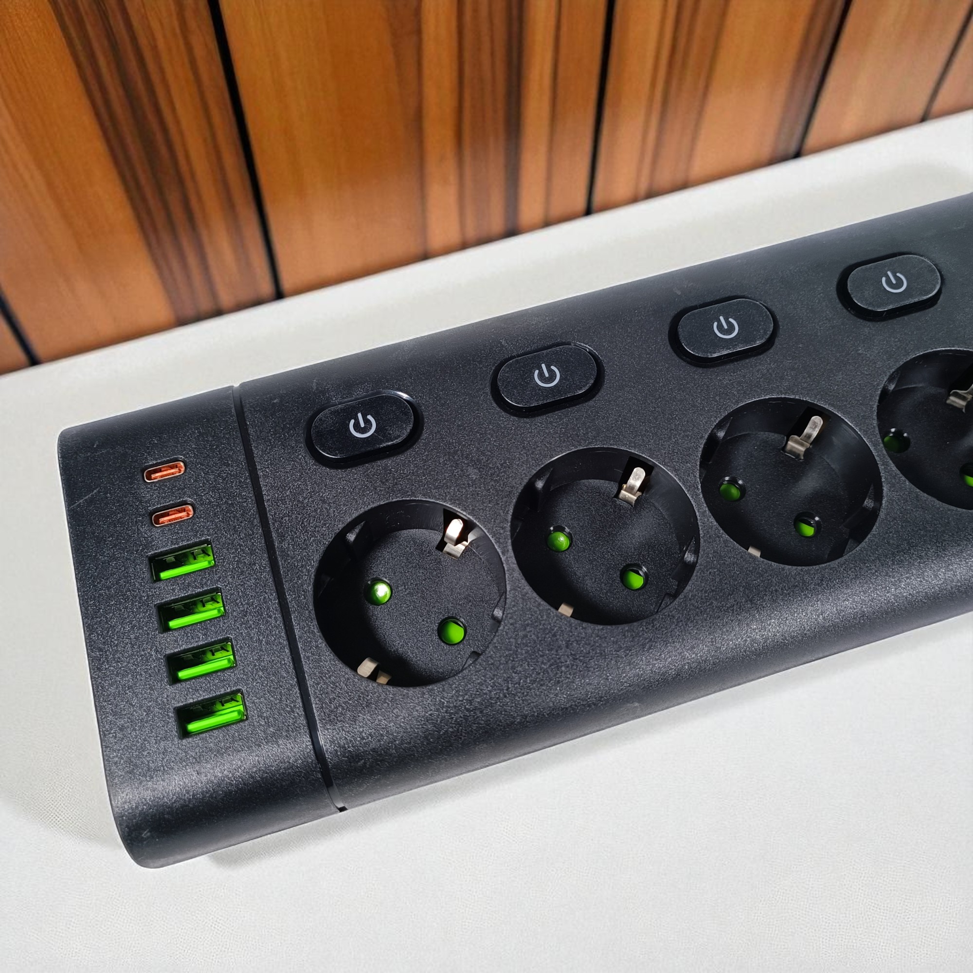 Gambar produk QIAOLIAN Stop Kontak 6 Lubang USB Type C EU Plug 10A 110-250V 2500W - QL-1110U