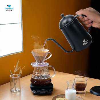 One Two Cups Teko Kopi Leher Angsa Pour Over Kettle Stainless Steel 650ml - HS4011 Gambar produk One Two Cups Teko Kopi Leher Angsa Pour Over Kettle Stainless Steel 650ml - HS4011