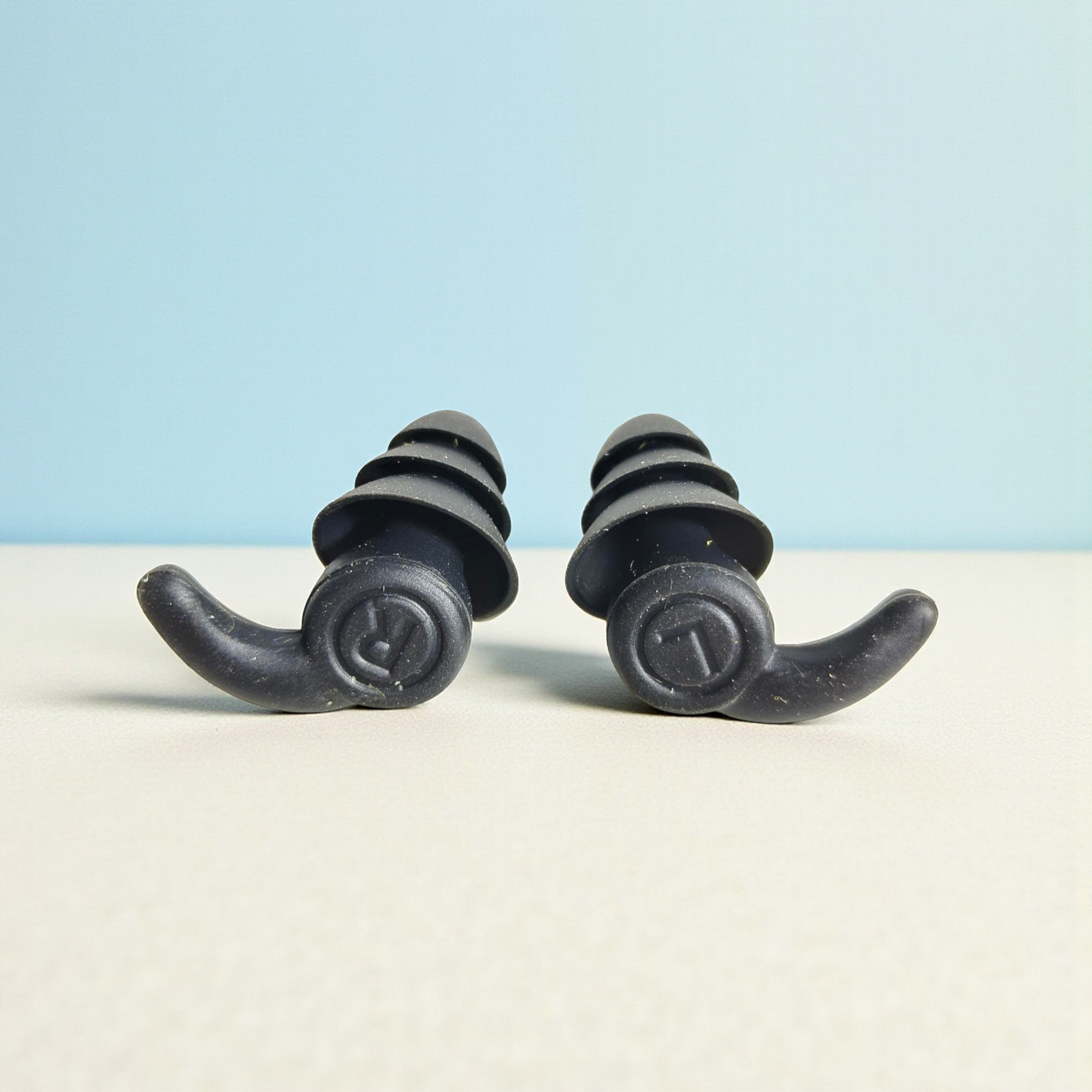 Gambar produk TaffSPORT Penutup Telinga Earplug Shark Fin Waterproof Silicone - MR99B