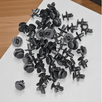 Gambar produk OTOHEROES Baut Rivet Plastik Mobil Universal Klip Pengencang 800 PCS - HE197