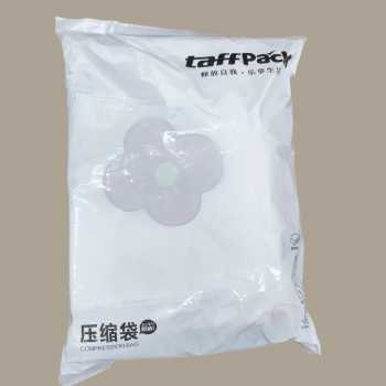 Gambar produk TaffPACK Kantong Plastik Vakum Pakaian 8 PCS with Electric Pump - TF-90
