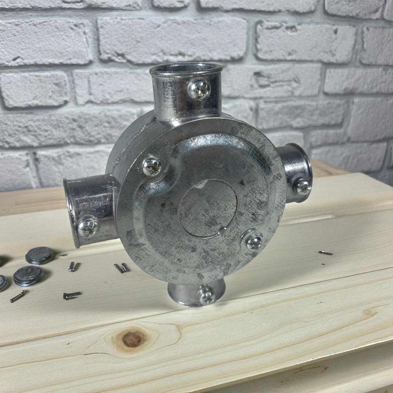 Gambar produk DPI Kotak Sambungan Pipa Kabel Listrik 4 Way Box Conduit Fitting 20mm - D-420