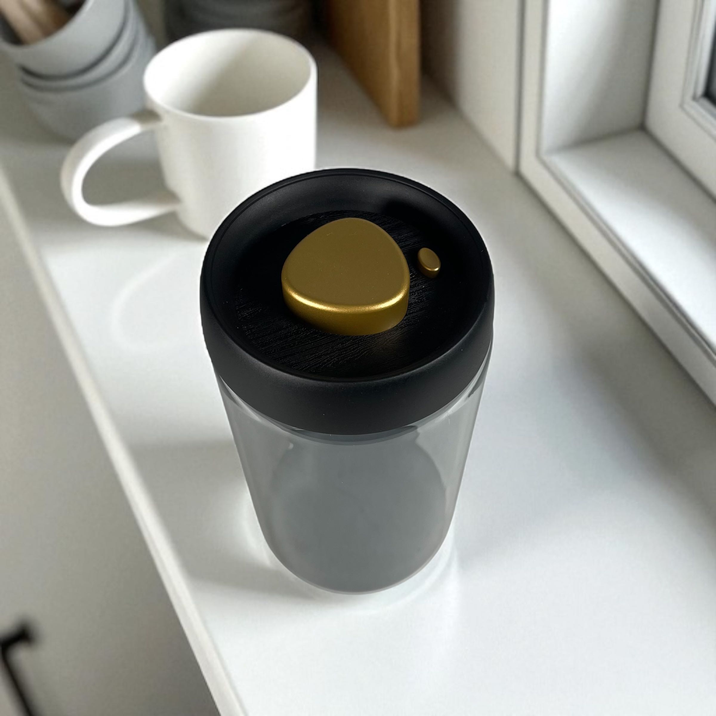 Gambar produk One Two Cups Toples Kaca Penyimpanan Biji Kopi Vacuum Sealed Lid 1.2L - SE41