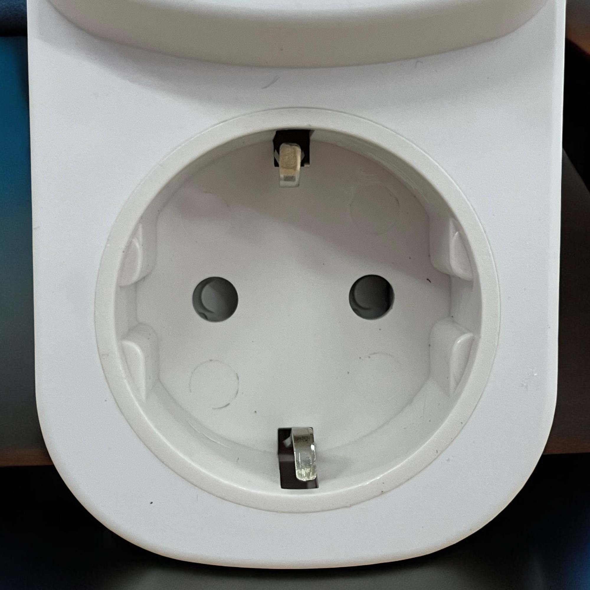 Gambar produk FK Stop Kontak Pelindung Voltase Arus Socket Protector 16A 230V - F3KA