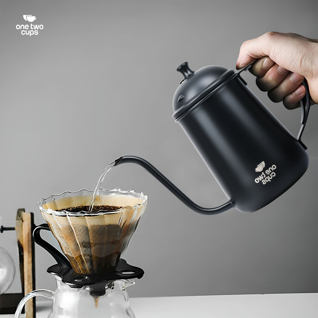 One Two Cups Teko Kopi Leher Angsa Pour Over Kettle Stainless Steel 650ml - HS4011 Gambar produk One Two Cups Teko Kopi Leher Angsa Pour Over Kettle Stainless Steel 650ml - HS4011