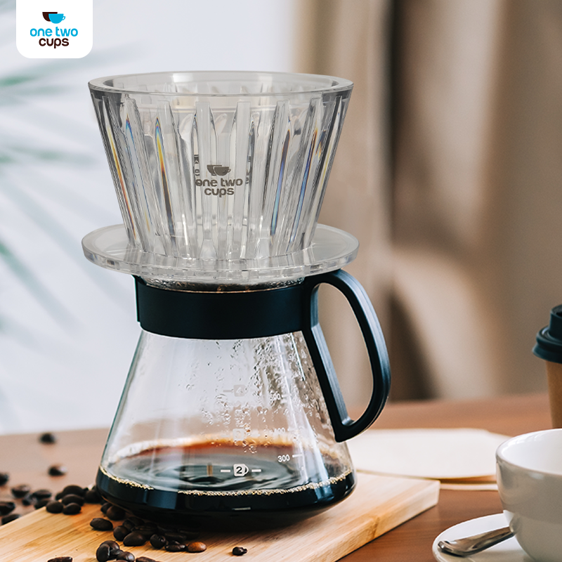 One Two Cups V60 Coffee Dripper Alat Seduh Kopi Manual Plastik 1-2 Cup - B75 Gambar produk One Two Cups V60 Coffee Dripper Alat Seduh Kopi Manual Plastik 1-2 Cup - B75