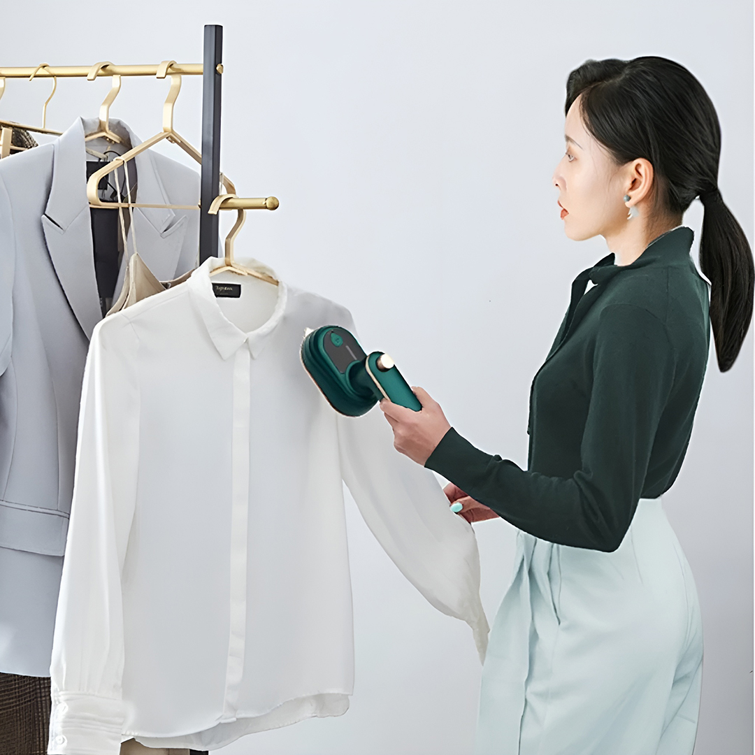 Gambar produk Karsah Setrika Mini Compact Ironing Handheld Semprot Air 38W 50ml - HX-6168
