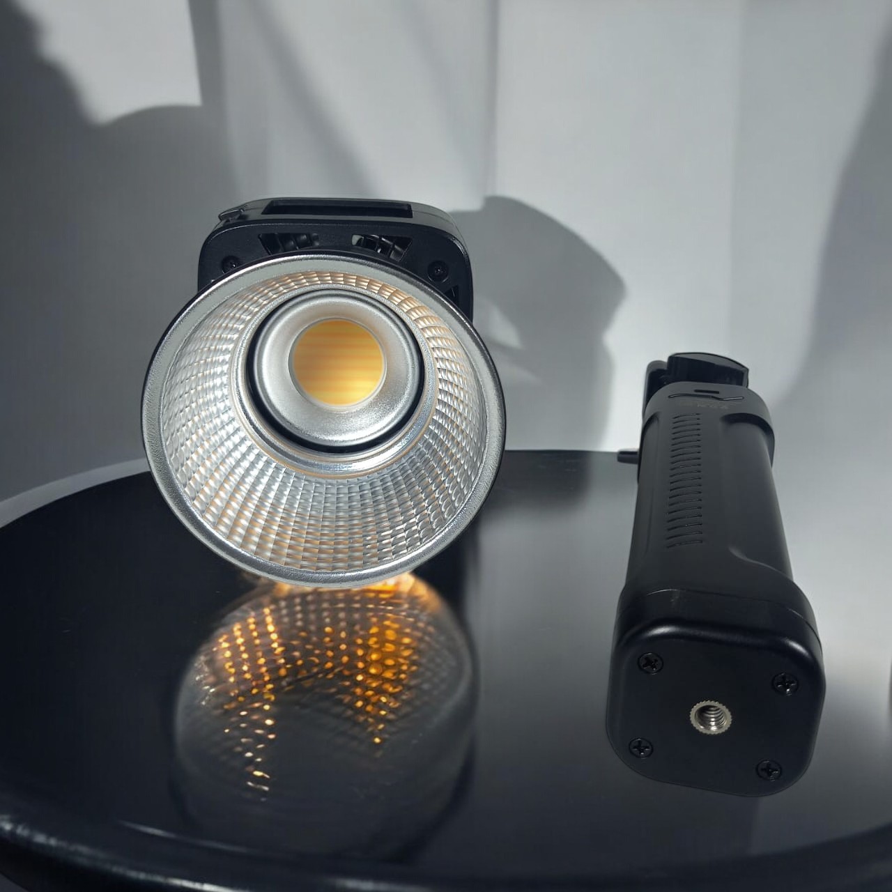 Gambar produk LIYADI Lampu Studio Fotografi COB 3in1 Color TFT 150W with Battery