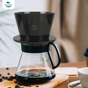 One Two Cups V60 Coffee Dripper Alat Seduh Kopi Manual Plastik 1-2 Cup - B75 Gambar produk One Two Cups V60 Coffee Dripper Alat Seduh Kopi Manual Plastik 1-2 Cup - B75